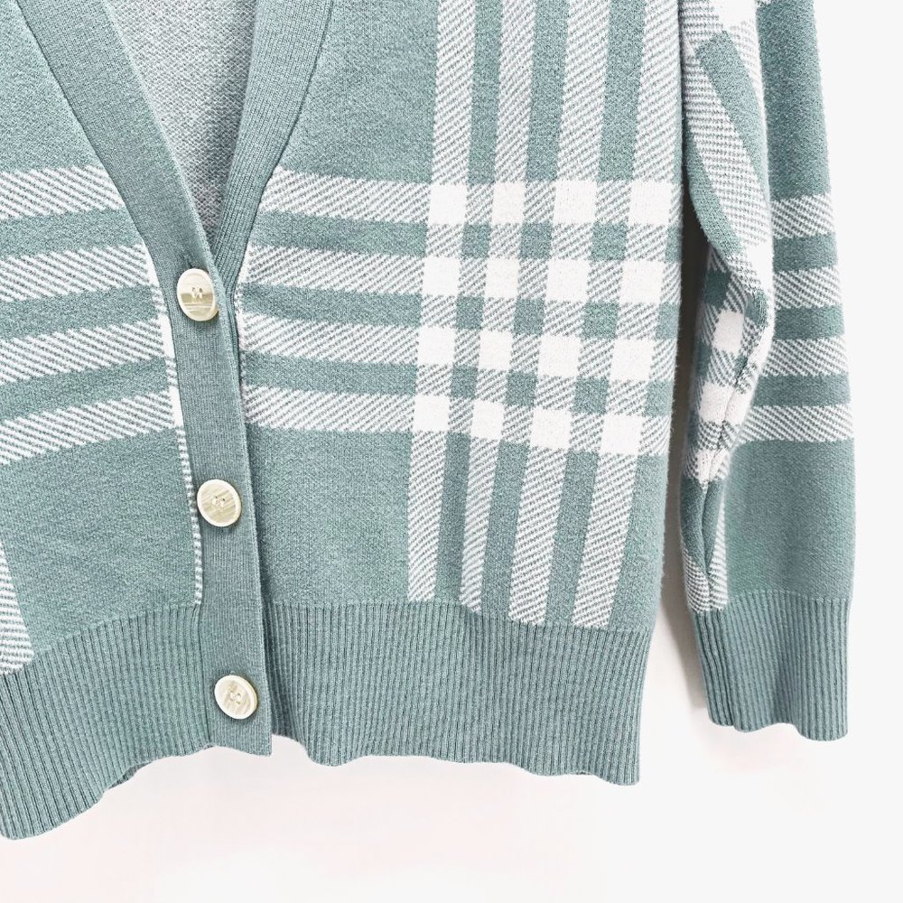 Sioni‎ Plaid Crop Cardigan Sweater - Picture 3 of 8